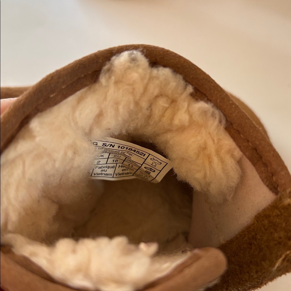 UGG Tan Baby Booties with Pink Bows 2/3 - Picture 5 of 7